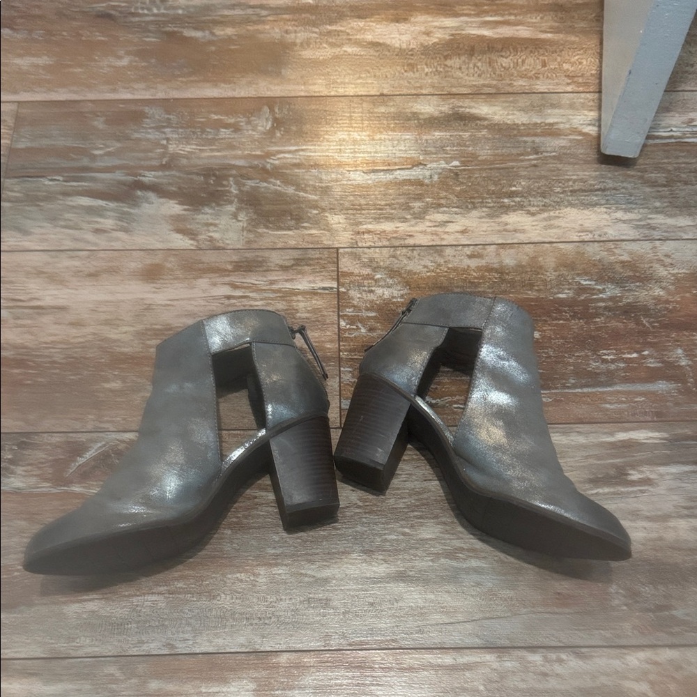 BC Footwear Metallic Gray Ankle Booties
